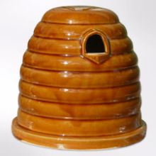 Ceramic bumblebee and mammal nester with natural nesting material and instructions Ceramic bumblebee and mammal nester with natural nesting material and instructions