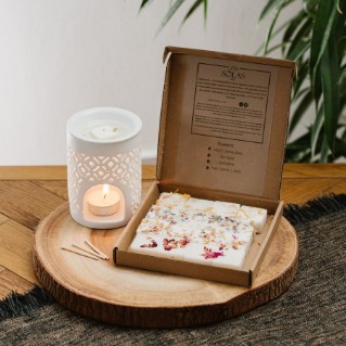 Picture of Burner and flower wax melt gift set