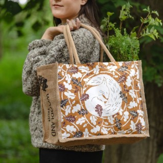 Picture of Woodland Trust sleeping squirrel juco bag
